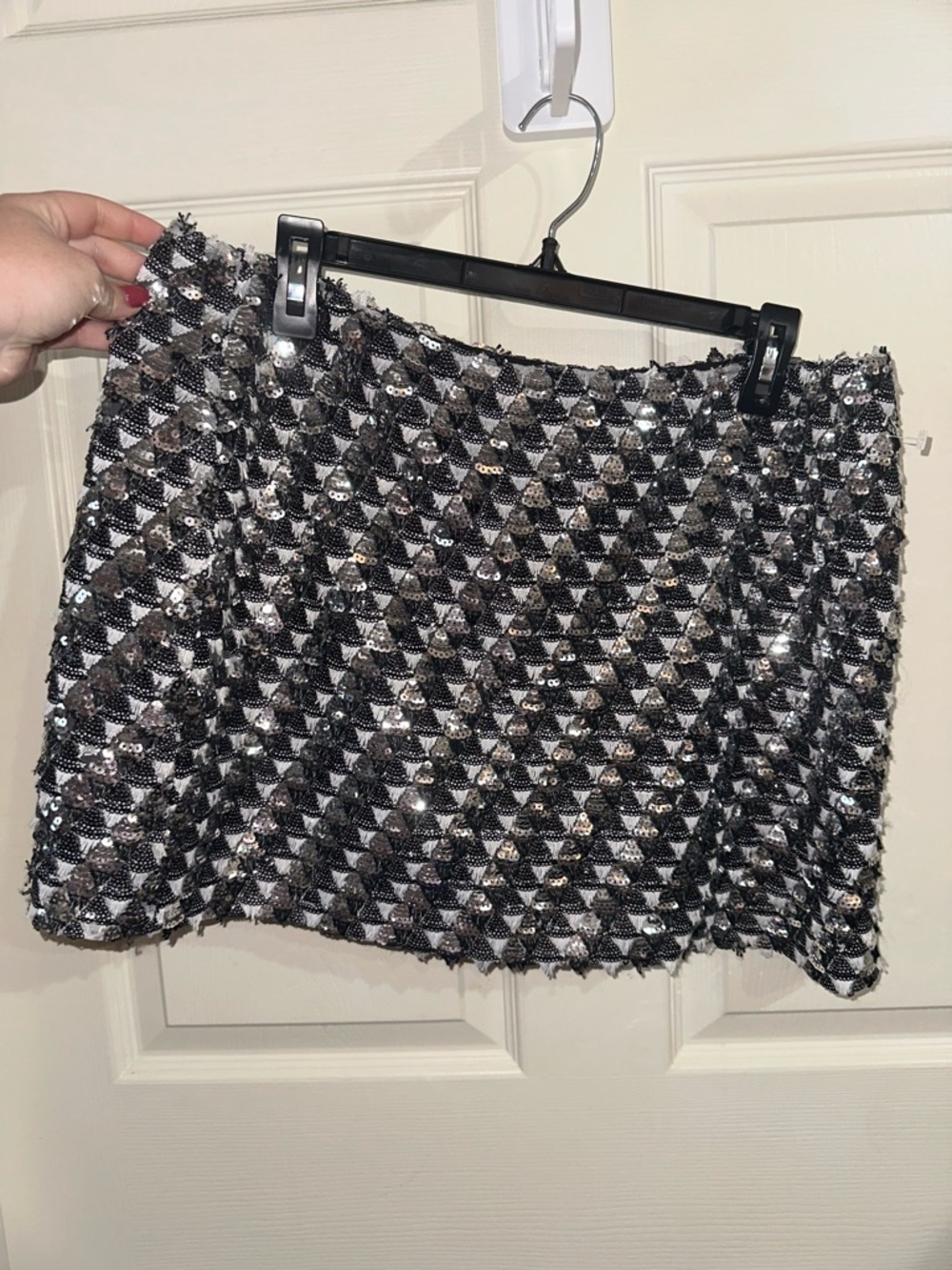 Anna Cate Jenna Sequin fringe Mini Skirt in Black & Silver L NWT party
